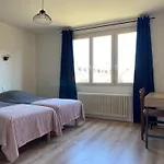 Grande Maison En Bord De L'eau Avec Jardin - 6 Chambres, Proche Commerces - Fr-1-410-442