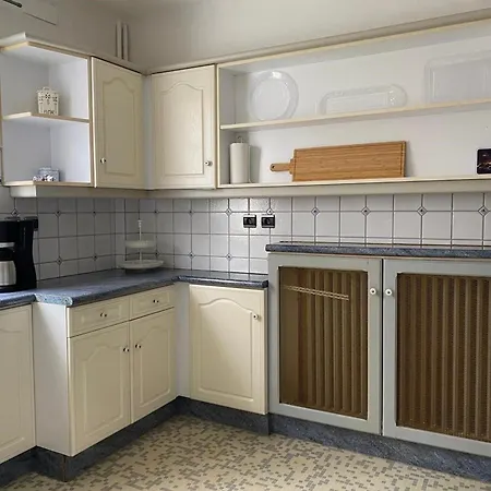 Grande Maison En Bord De L'eau Avec Jardin - 6 Chambres, Proche Commerces - Fr-1-410-442 Holiday home La Chartre-sur-le-Loir