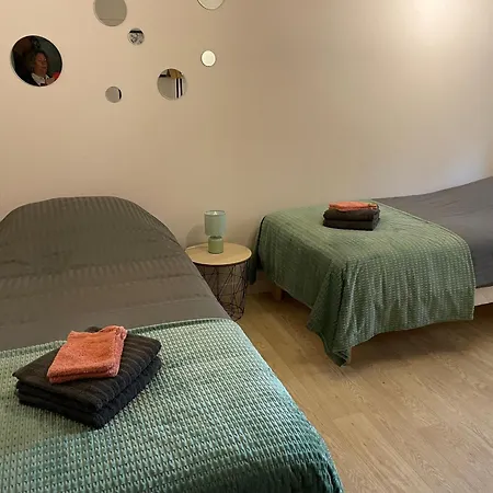 Semesterbostad Grande Maison En Bord De L'eau Avec Jardin - 6 Chambres, Proche Commerces - Fr-1-410-442 La Chartre-sur-le-Loir