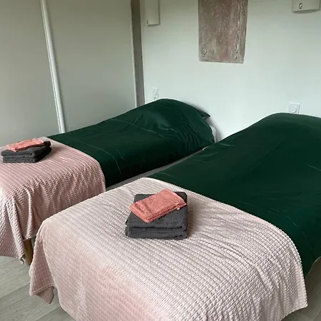 Дом отдыха Grande Maison En Bord De L'eau Avec Jardin - 6 Chambres, Proche Commerces - Fr-1-410-442