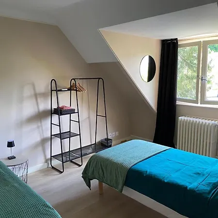 Grande Maison En Bord De L'eau Avec Jardin - 6 Chambres, Proche Commerces - Fr-1-410-442 *