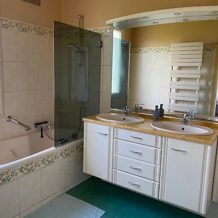 別荘 Grande Maison En Bord De L'eau Avec Jardin - 6 Chambres, Proche Commerces - Fr-1-410-442 ラ・シャルトル・シュル・ル・ロワール