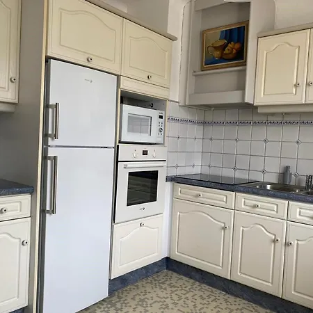 Grande Maison En Bord De L'eau Avec Jardin - 6 Chambres, Proche Commerces La Chartre-sur-le-Loir