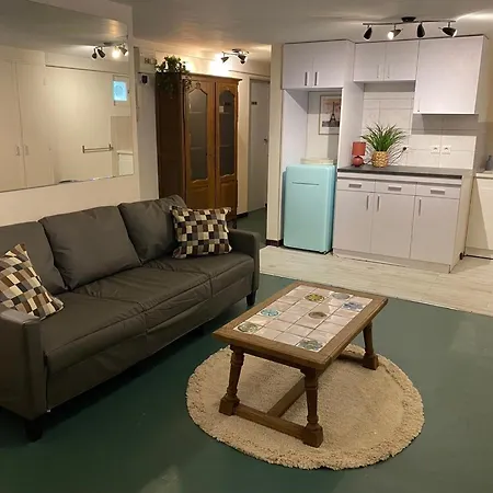Grande Maison En Bord De L'eau Avec Jardin - 6 Chambres, Proche Commerces - Fr-1-410-442 La Chartre-sur-le-Loir