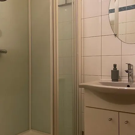 Grande Maison En Bord De L'eau Avec Jardin - 6 Chambres, Proche Commerces