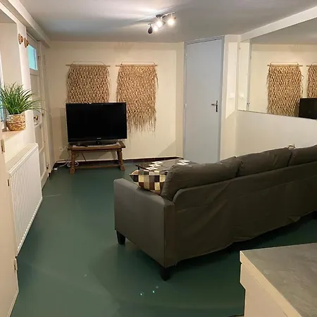 Grande Maison En Bord De L'eau Avec Jardin - 6 Chambres, Proche Commerces - Fr-1-410-442 * La Chartre-sur-le-Loir