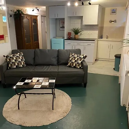 Grande Maison En Bord De L'eau Avec Jardin - 6 Chambres, Proche Commerces La Chartre-sur-le-Loir