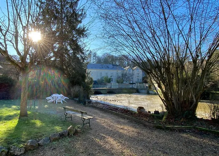 Grande Maison En Bord De L'eau Avec Jardin - 6 Chambres, Proche Commerces - Fr-1-410-442 *